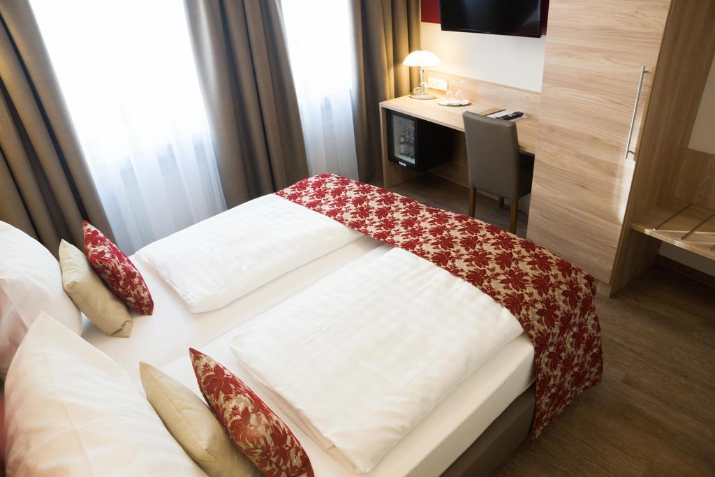 Hotel Löhr Baden-Baden Zimmer foto